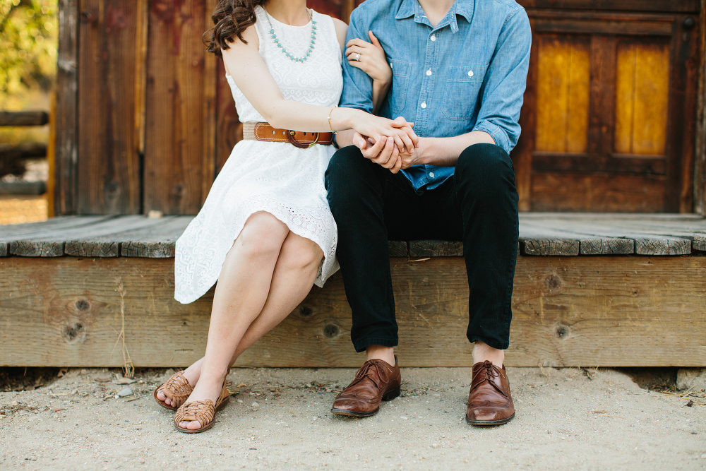 Laura wore an adorable cream dress for her engagement session. 