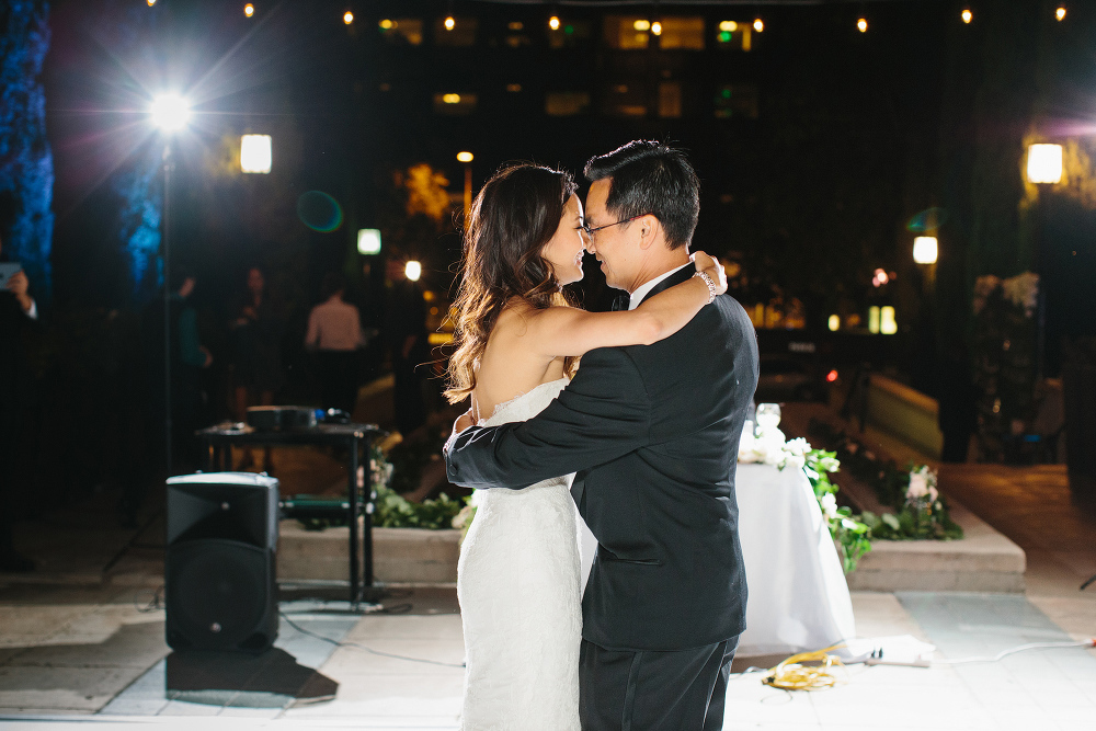 The bride danced with her dad. 