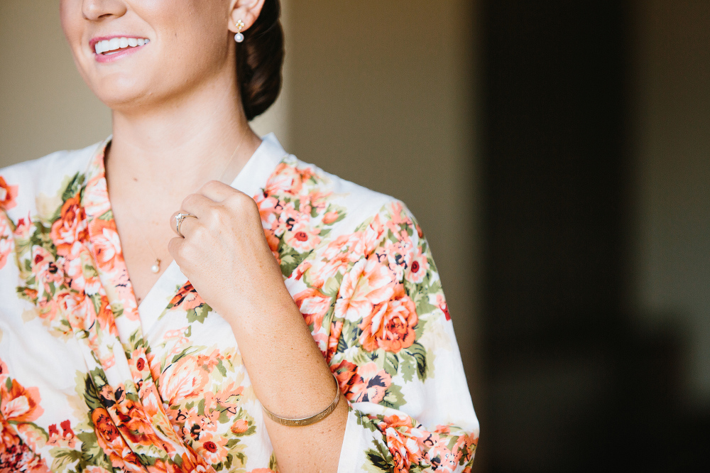 A gorgeous photo of the bride getting ready. 